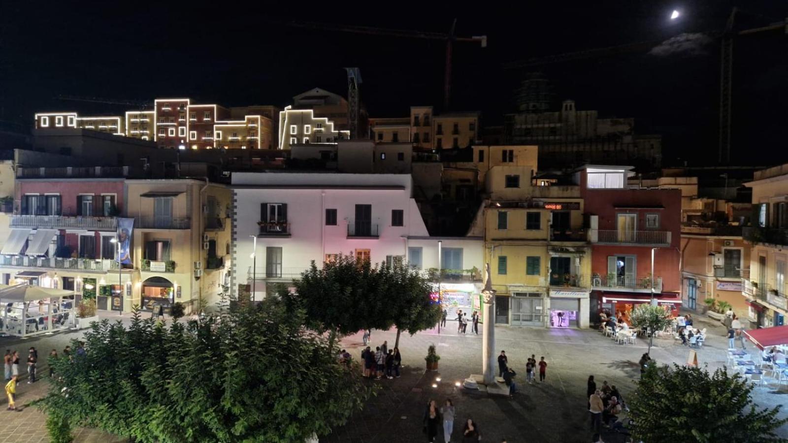 Centro Storico Bed E Breakfast Bed & Breakfast Pozzuoli Exterior photo